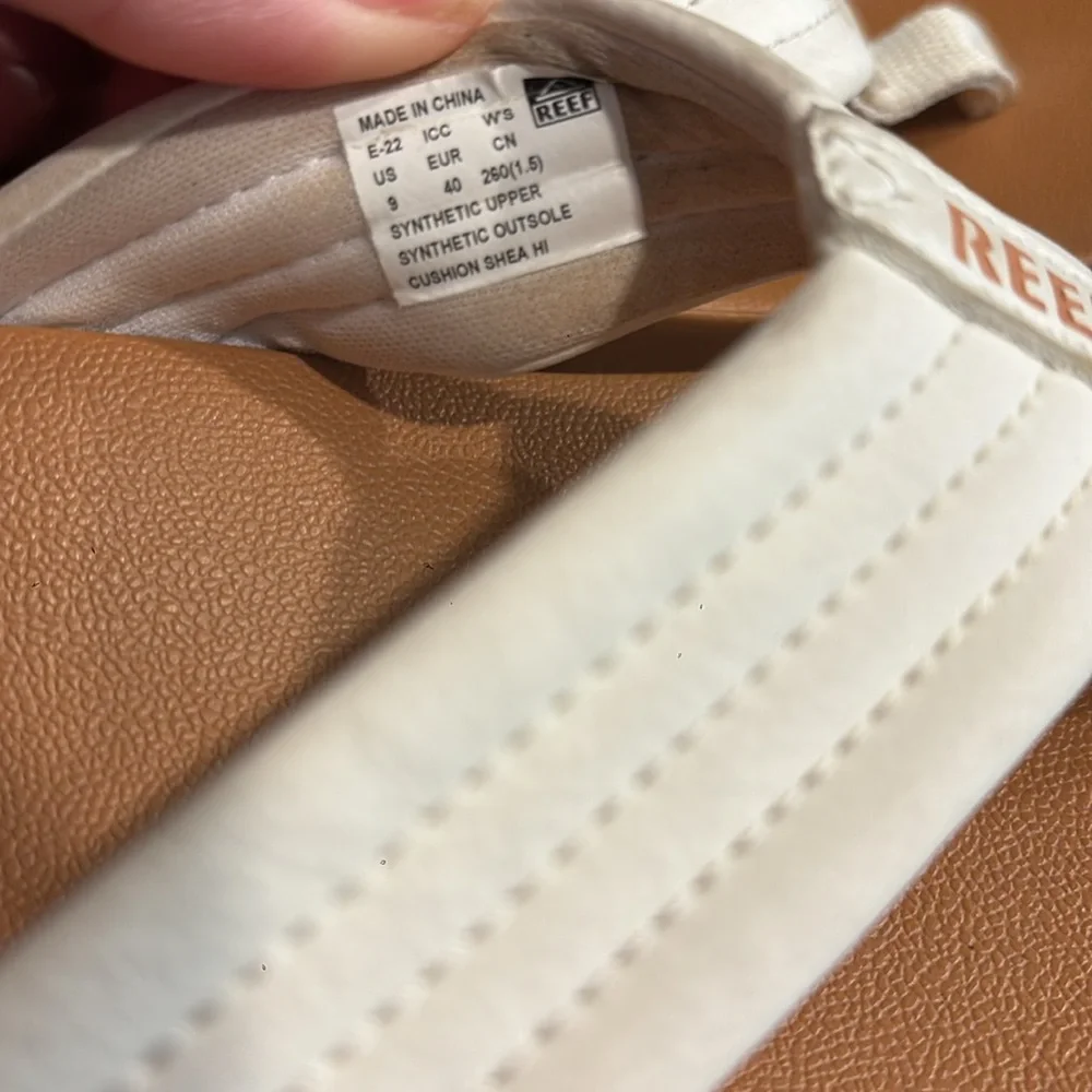 Reef Sz 9 Platform White Brown Tan Sandals Thong Vacation Shoes Casual Errands - Picture 8 of 10